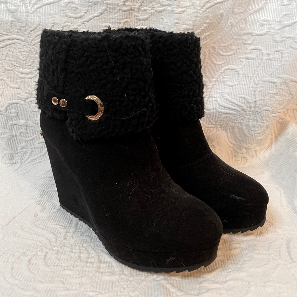 Juicy Couture Black Heels